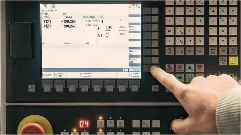 Ile naprawdę zarabia programista maszyn CNC w 2026 roku?