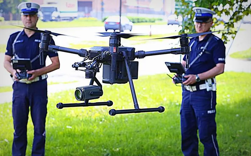 Jak działa dron policyjny? Odkryj tajniki nowoczesnej technologii w służbie bezpieczeństwa