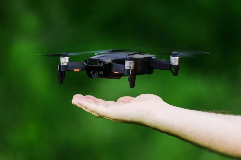 Jak wybrać idealny dron dla początkującego pilota?