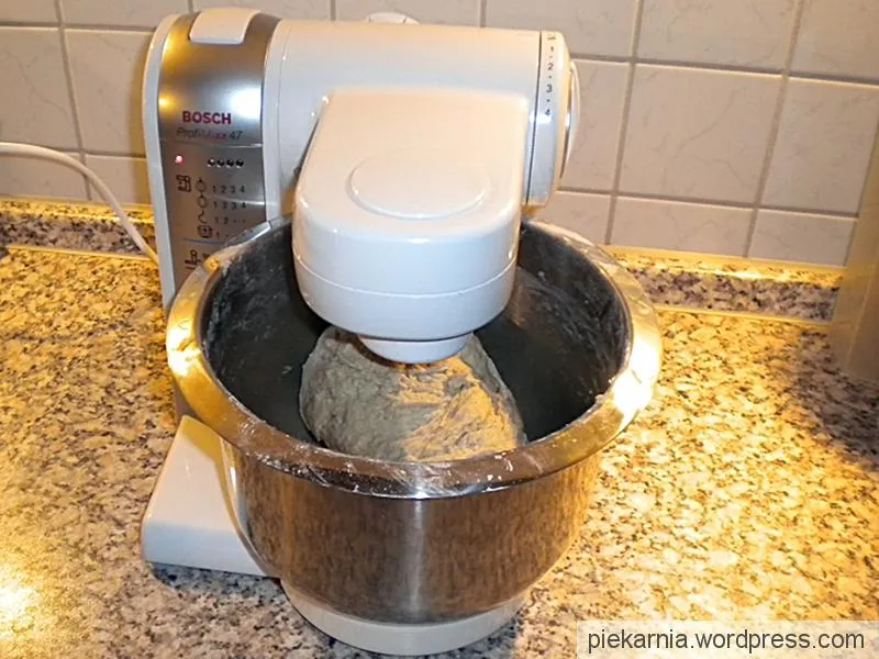 Jak wybrać najlepszy robot do wyrabiania chleba dla swojego domu?