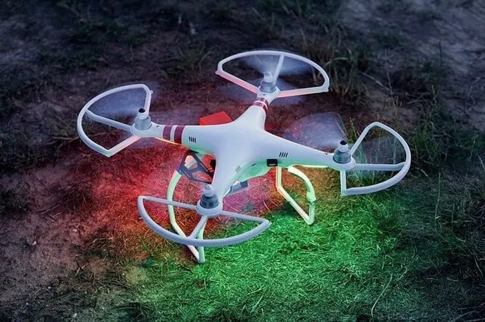 Jaki dron dla 10 latka będzie idealnym wyborem na prezent?