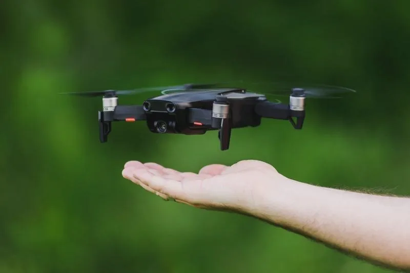 Najlepsze drony dla początkujących: jaki dron kupić na początek?