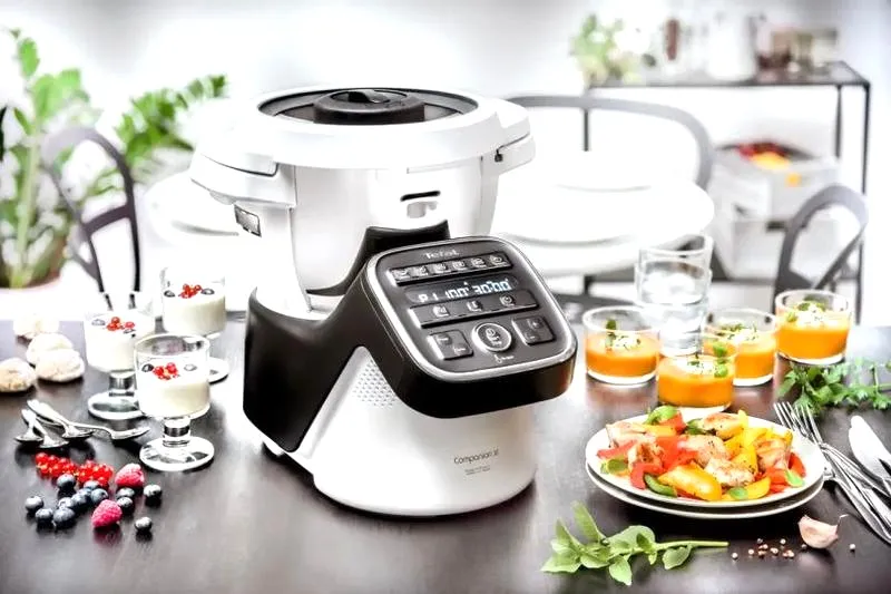 Najlepsze roboty kuchenne – co polecacie na każdą okazję?
