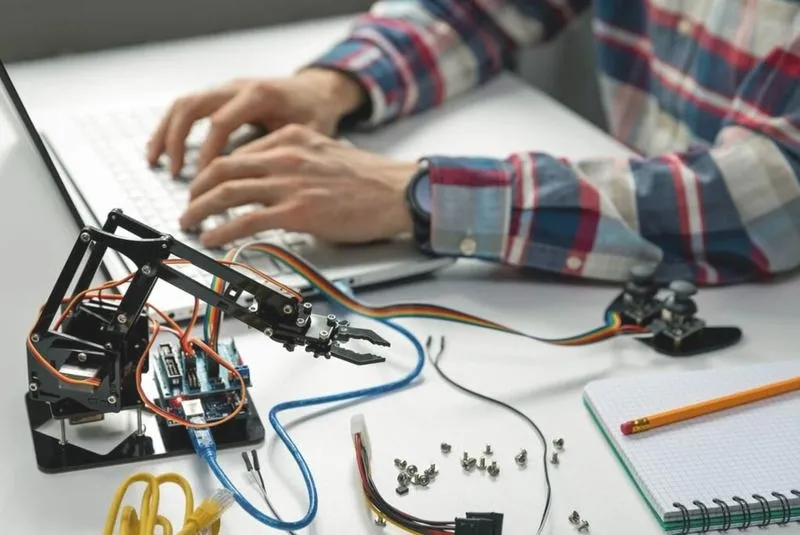 Twój pierwszy robot: krok po kroku, jak go stworzyć