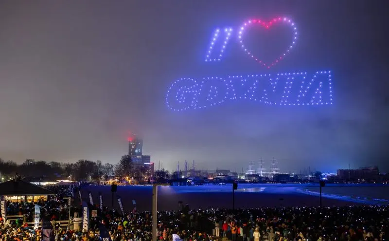 Wolność w powietrzu: wyjątkowy pokaz dronów, który zachwyca