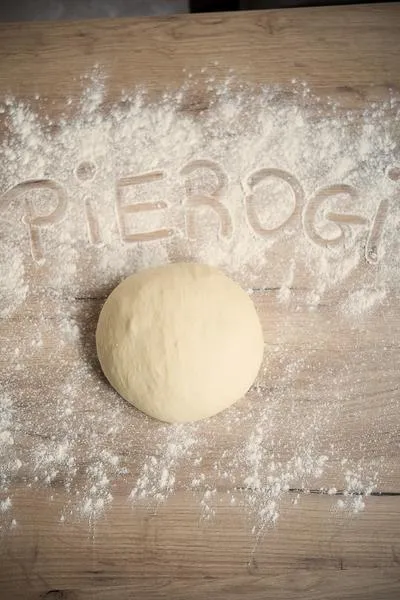 Przygotowanie ciasta na pierogi