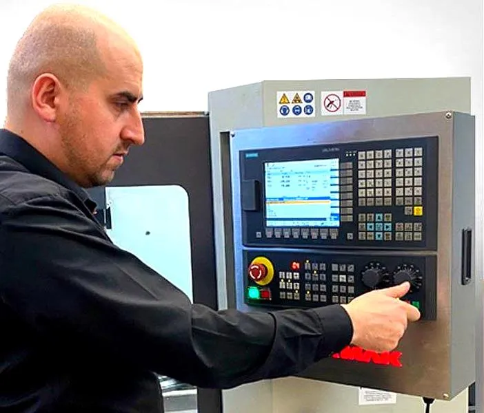 Zarobki programistów CNC
